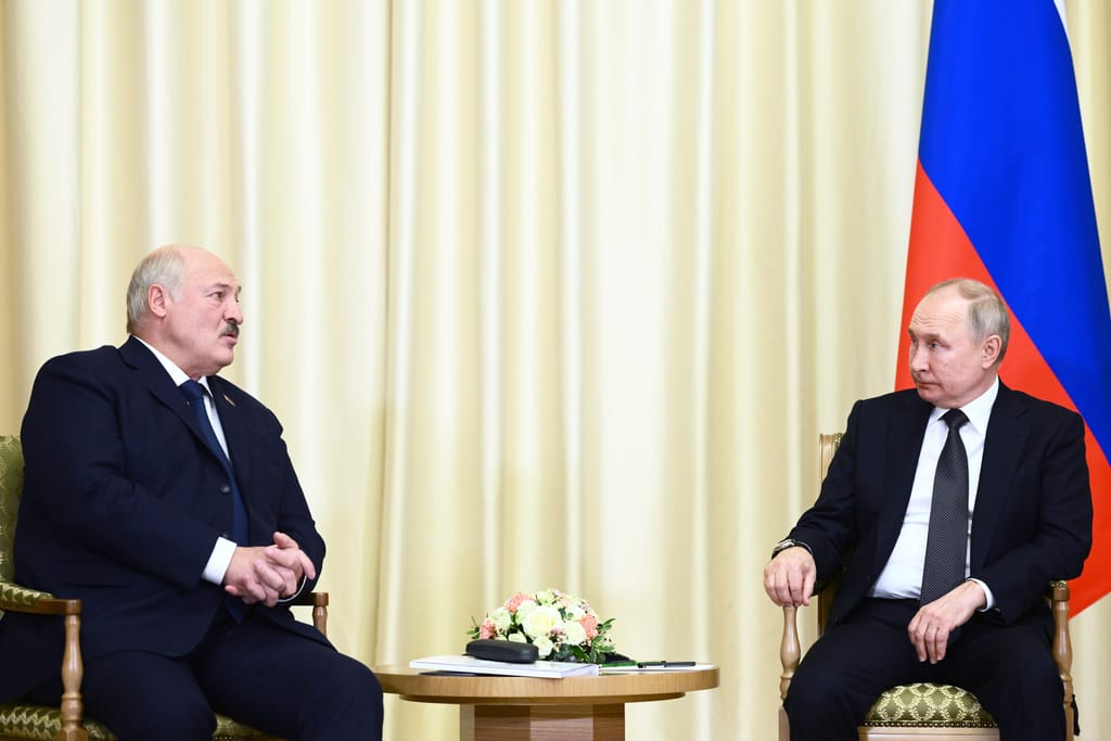 Vladimir Putin e Alexander Lukashenko (AP Photo)
