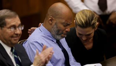 As lágrimas de Lamar Johnson ao ser libertado depois de passar 28 anos na prisão por um crime que não cometeu - TVI