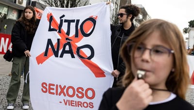 Centenas em protesto contra prospeção de lítio em Felgueiras - TVI
