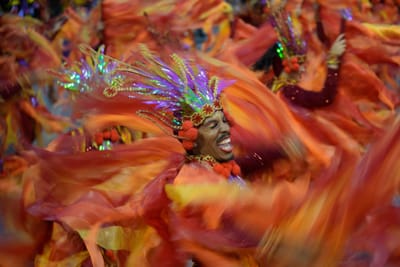 Dois anos depois, a festa do Carnaval regressou ao Rio de Janeiro sem restrições. Veja as fotografias - TVI