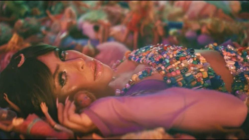 Maria Sampaio surge muito "sexy" em videoclipe