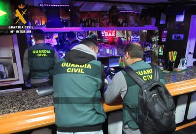 Português construiu túnel de acesso a bar de alterne em casa para facilitar acesso dos clientes - TVI