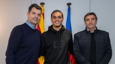 OFICIAL: filho de Ronaldinho Gaúcho assina pelo Barcelona - TVI
