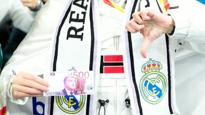 VÍDEO: protesto original dos adeptos do Real Madrid contra o Barçagate - TVI
