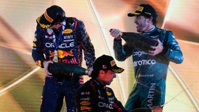 Fórmula 1: Verstappen vence, Leclerc abandona e Alonso faz pódio no Bahrain - TVI