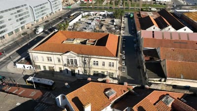 "Orgulhosamente ilegal". Câmara de Lisboa diz que Fábrica Braço de Prata é um perigo para quem a visita - TVI
