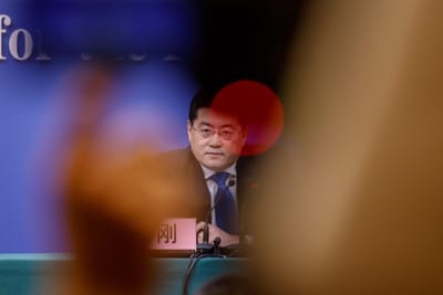 Novo ministro da China alerta para "conflito e confrontação" com os EUA e defende laços com a Rússia - TVI