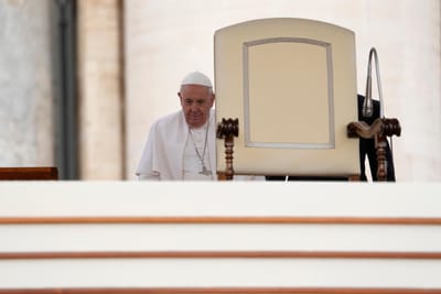 Papa: "Não deixemos sem voz as mulheres vítimas de abuso, de exploração, de marginalização e pressão desnecessária" - TVI