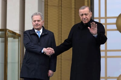 Turquia vai ratificar adesão da Finlândia à NATO, anuncia Erdogan - TVI