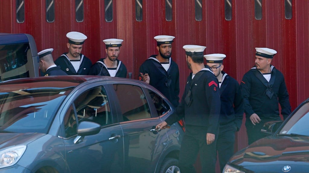 Militares do navio Mondego na PJ Militar em Lisboa (Lusa/António Pedro Santos)