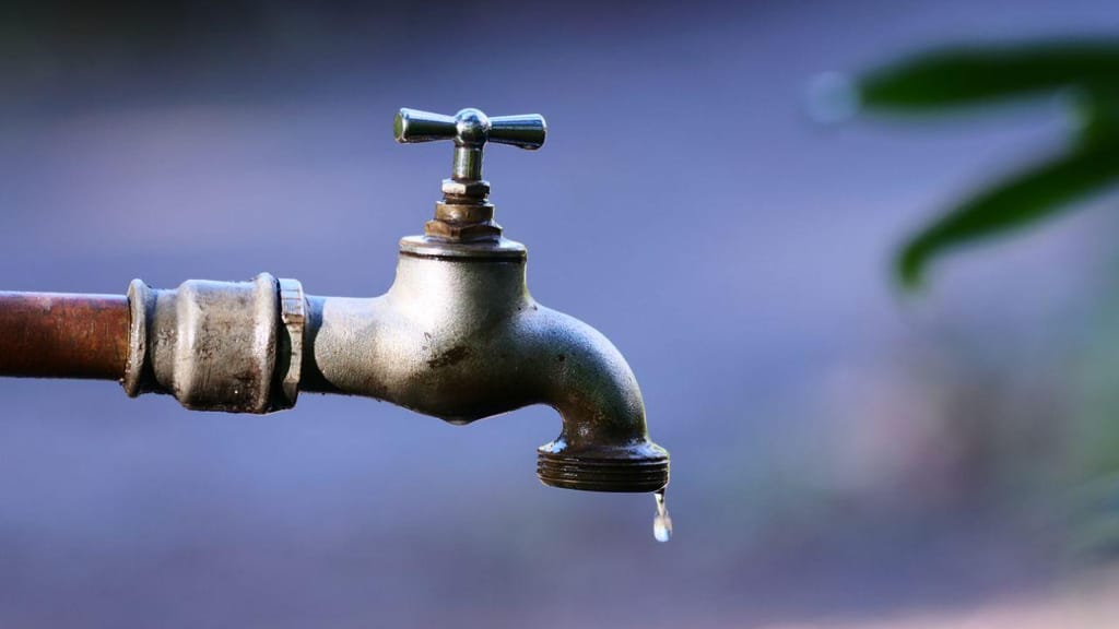 Torneira a pingar água (foto: Wolfram Steinberg. Alliance v/ Getty Images)