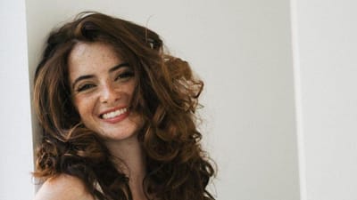 Em ilha espanhola, Ana Marta Contente espalha beleza e soma elogios - TVI