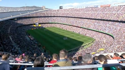 VÍDEO: 90 mil pessoas a gritar o «simmmm» de Ronaldo em Camp Nou (sim, aconteceu) - TVI