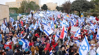 "Greve geral imediata" contra a reforma judicial que está a dividir Israel - TVI