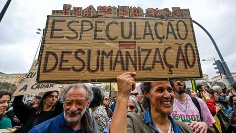Manifestação pelo direito à habitação em várias cidades portuguesas a 1 de abril de 2023 (Getty Images)