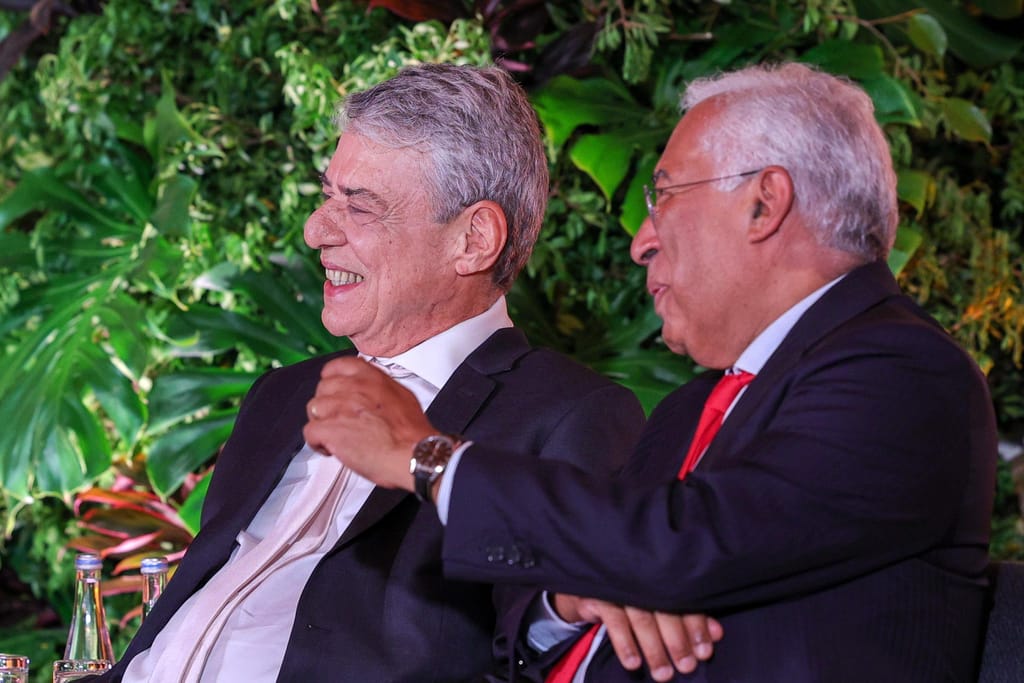 Chico Buarque e António Costa (Lusa/António Cotrim)