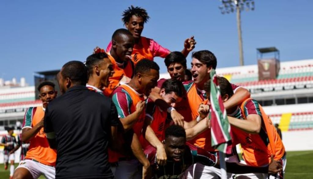Estrela da Amadora é campeão da Liga Revelação 2022/23 (FPF)