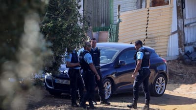 Mulher morta com tiro de caçadeira junto ao bairro da Bela Vista, em Setúbal - TVI