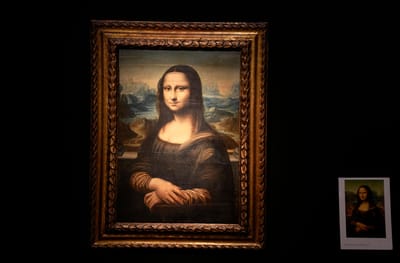 Museu do Louvre estuda melhoria de condições de exposição de Mona Lisa - TVI