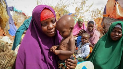 Crianças alugadas, filhos envenenados com detergente: histórias desesperadas para resistir à fome na Somália - TVI