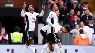 VÍDEO: Fulham tira a barriga de misérias e vence Leicester em jogo com oito golos - TVI