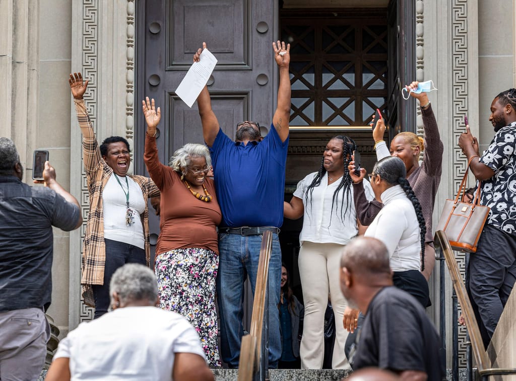 Patrick Brown passou 29 anos na prisão por uma violação que não cometeu. Foto: Chris Granger/The Advocate via AP