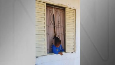 Criança fica presa na grade da janela de casa e teve mesmo de ser resgatada pelos bombeiros no Brasil - TVI