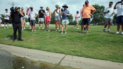 VÍDEO: bola viaja mais de cinco minutos na água durante torneio de golfe - TVI