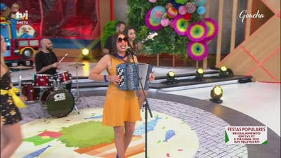 Rosinha canta novo tema «Com sola à frente, com sola atrás» - TVI