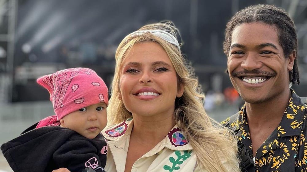 Maria Sampaio e Gonçalo Cabral levam a filha bebé ao «primeiro festival»