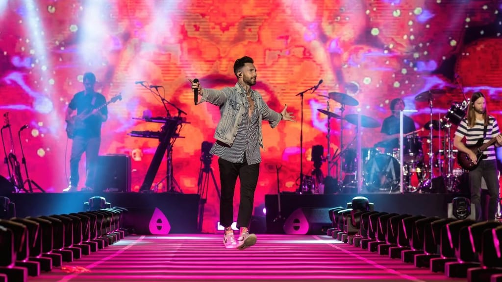 Adam Levine, Maroon 5 a atuar em Israel (foto: Guy Prives/GettyImages)