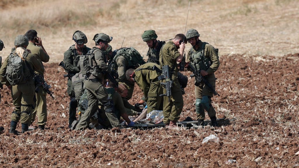 Forças israelitas atacam Jenin e envolvem-se em confrontos com milícias (EPA)