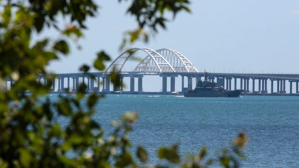 Ponte da Crimeia um dia depois dos ataques (fonte Getty)