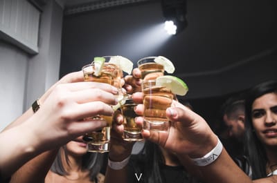 Consumo de bebidas alcoólicas aos 18 anos aumenta em todas as regiões - TVI