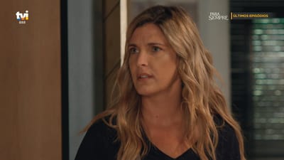 Clara fica furiosa com Pedro: «Não vales mesmo nada» - TVI