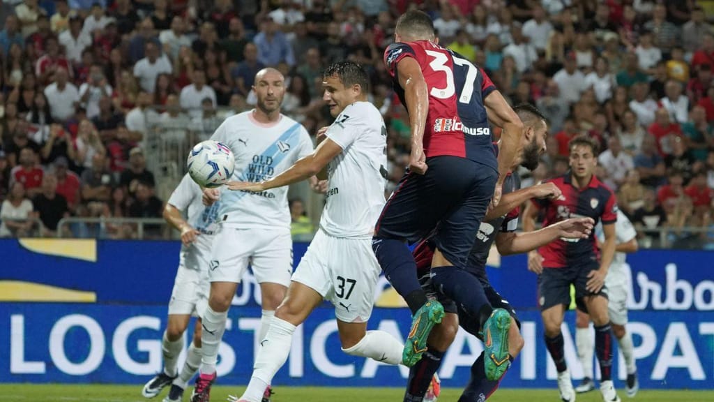 Cagliari afastou Palermo da Taça de Itália  (Photo by Alessandro Tocco/NurPhoto via Getty Images)