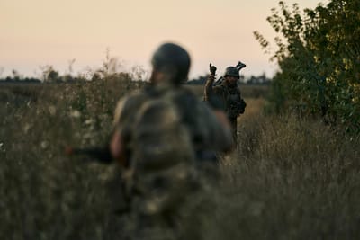 Como a Rússia está a chantagear, ameaçar e extorquir soldados ucranianos para os tornar espiões à força (e como a Ucrânia os está a encontrar) - TVI