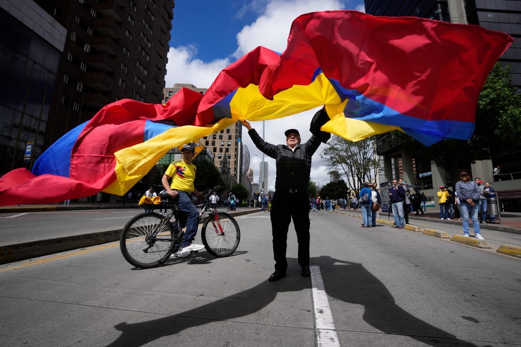 Protestos na Colômbia contra o governo do Presidente Gustavo Petro AP Photos 