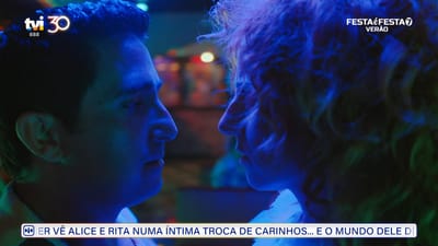 Bomba: Jorge e Nelinha beijam-se (apaixonadamente)! - TVI