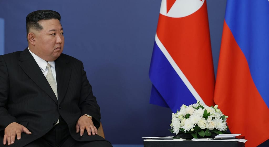 Kim Jong-un, líder da Coreia do Norte, encontra-se com Vladimir Putin, presidente da Rússia  (EPA)