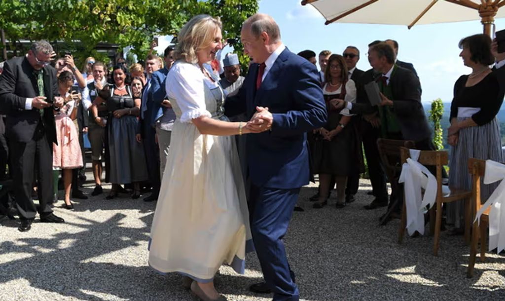 Karin Kneissl e Putin. (Getty Images)