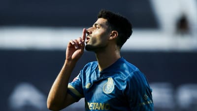 Diretor desportivo do Inter «confirma» contratação de Taremi com sorriso - TVI