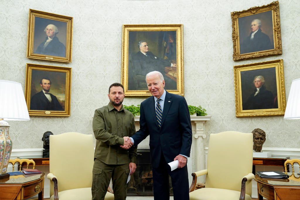 Zelensky é recebido por Biden na Casa Branca (AP Photo)