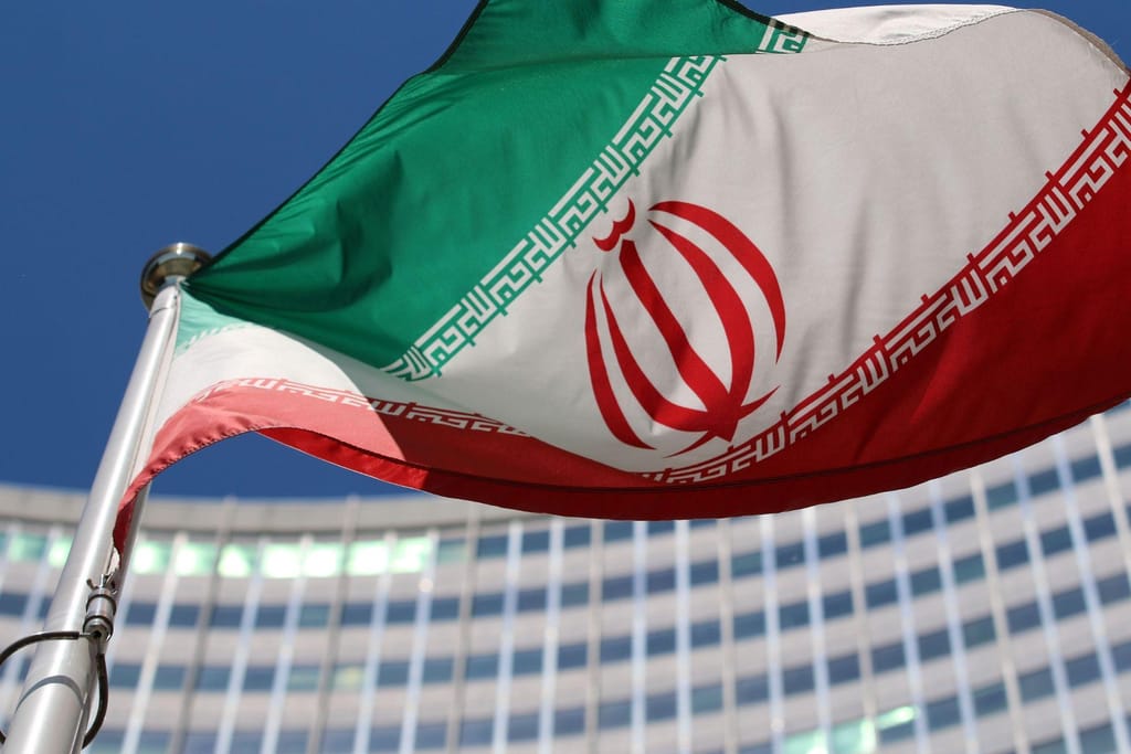 Bandeira do Irão (AP)