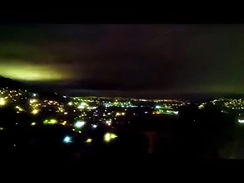 Luzes do sismo de Marrocos vistas na Cidade do México. Antonio Lira