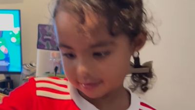 VÍDEO: Snopp Dogg mostra a neta vestida à... Benfica - TVI