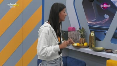 Jéssica Galhofas irritada por saber que Catarina está a contar a sua «versão» da história! - Big Brother