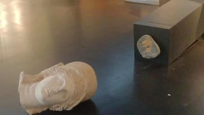 Turista americano detido por destruir estátuas romanas no Museu de Israel - TVI