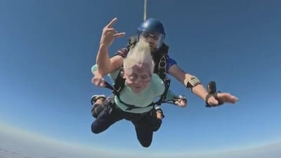Dorothy, 104 anos, morreu dias depois de saltar de paraquedas e bater um recorde mundial - TVI