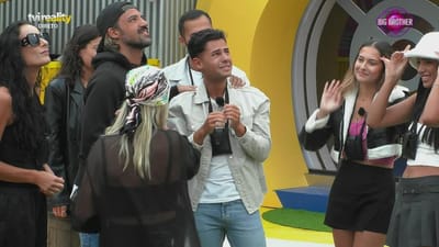 André Lopes recebe avião de apoio de um ex-concorrente do Big Brother! Saiba quem - Big Brother